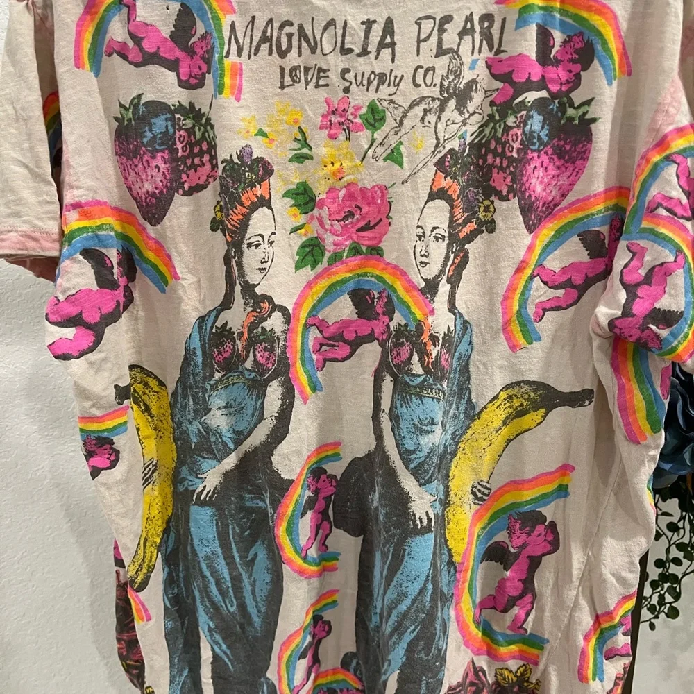 Magnolia Pearl Multicolor Graphic Tee (item 15.10) - Picture 5 of 7